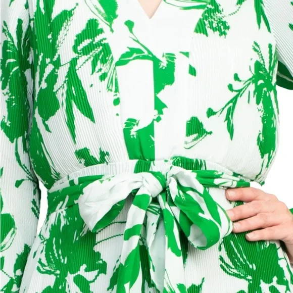 Taylor Floral Belted V-Neck Crepe Dress - Picture 4 of 11